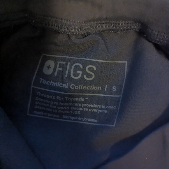 FIGS Scrub Set - Picture 6 of 7